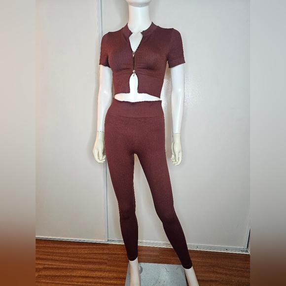 Women's Chocolate Brown Ribbed Two-Piece Workout Set Size S - Picture 5 of 5